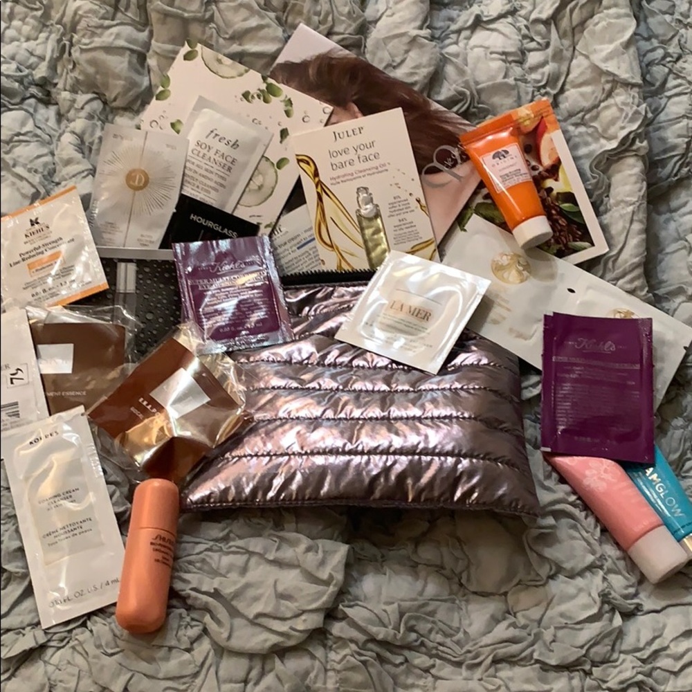 22 Samples & Makeup Bag Bundle